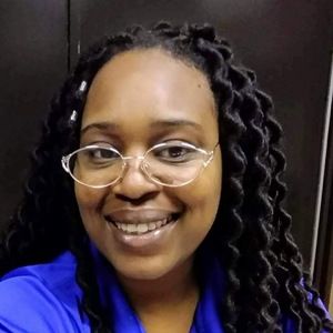 Meet your Posher, Monique